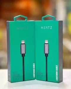 کابل شارژ آیفون کنفی HEATZ مدل ZC88 با فست شارژ 3 آمپر و طراحی Nylon'Fit، شارژ سریع و ایمن دستگاه‌های اپل شما را تضمین می‌کند. بادوام و مطمئن.