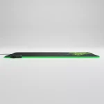 سطح مشکی و لوگوی سبز طرح Razer روی پد موس گیمینگ اپتیکال پاکسد