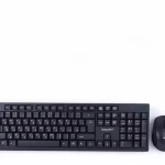 نمای بالا از ست کیبورد و موس بی‌سیم DATA LIFE Keyboard & Mouse با چیدمان استاندارد و طراحی شیک نقره‌ای
