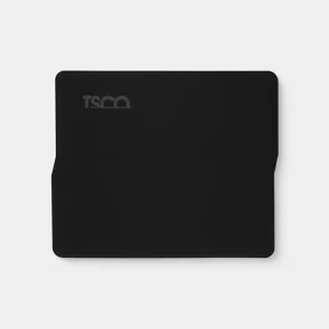 پد موس استاندارد برند TSCO مدل 20×24 سانتی‌متری ضدلغزش، دارای سطح پارچه‌ای نرم و زیره لاستیکی طبیعی، مناسب کارهای روزمره اداری و گرافیکی با دوام بالا و کنترل دقیق موس.
