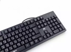 کیبورد سیم‌ دار مدل MIKUSO 039U با اتصال USB و ۱۰۴ کلید نرم و بی‌صدا، طراحی ارگونومیک مناسب کار اداری و تایپ طولانی